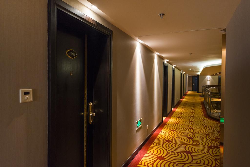 Days Hotel Shanghai Hongkou Forture מראה חיצוני תמונה